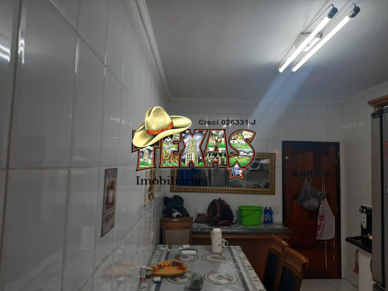 Sobrado à venda com 2 quartos, 200m² - Foto 13