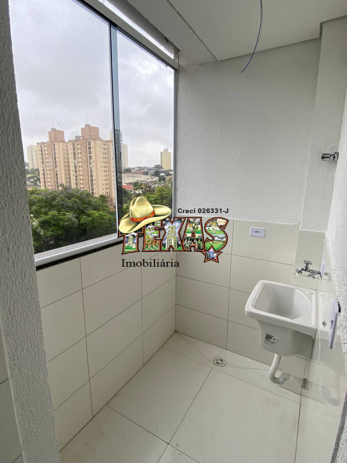 Apartamento à venda com 2 quartos, 33m² - Foto 2