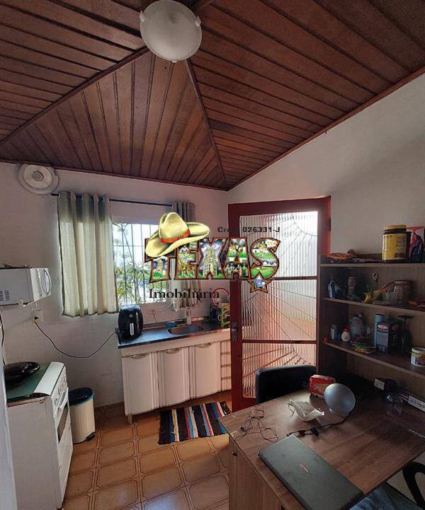 Casa à venda com 4 quartos, 195m² - Foto 12